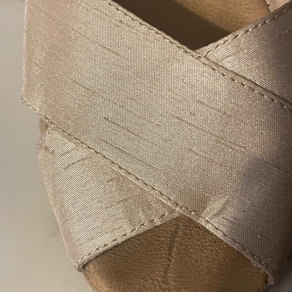 White Mountain Beige Women Seude Leather Wedges Open Toe Sandals Sz 8.5M - Picture 14 of 16